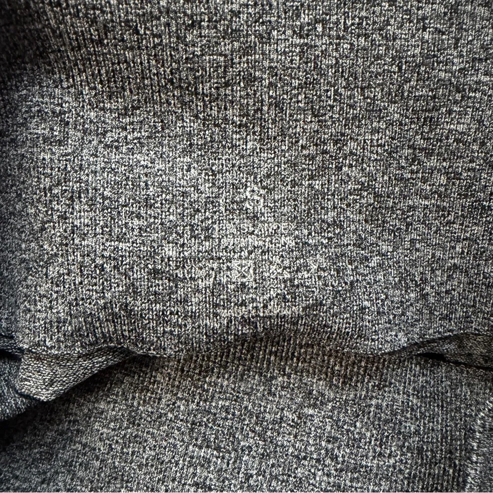 NVGTN Womens Contour Seamless Leggings Size Small Grey Scrunch Gym Workout Yoga - Picture 3 of 7